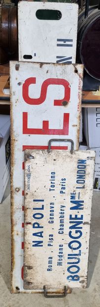 null 3 plaques de signalisation (destinations) en tôle émaillée et/ou peinte: NAPOLI-BOULOGNE,...