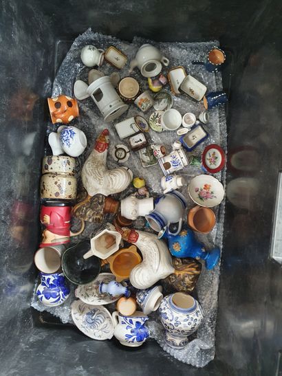 Une caisse de ceramiques diverses