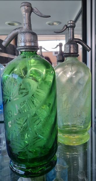 null VERRERIE 

Lot de 2 bouteilles siphons en verre vert : DUPEUX FERRAND, Brasserie...