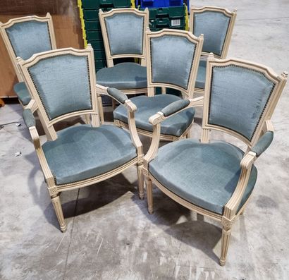 null Salon comprenant une suite de 4 chaises et une paire de fauteuils en bois alqué...