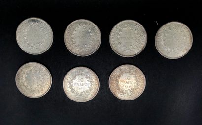 null FRANCE 

7 pièces de 10 Francs en argent : 6 de 1970, la dernière de 1972

Poids...