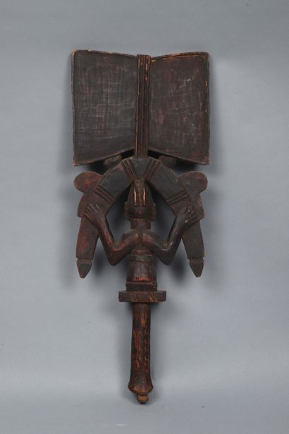 null Oshe Shango Yoruba scepter, Nigeria

Wood with brown patina, traces of pigments

H....
