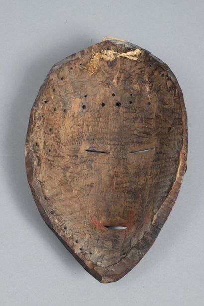 null Dan Mano mask, Liberia, Ivory Coast

Wood with black patina

H. 23 cm



Face...