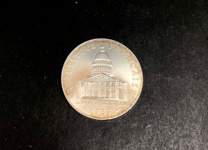 null UNE PIÈCE DE 100 FRANCS « PANTHÉON » EN ARGENT

Année 1983