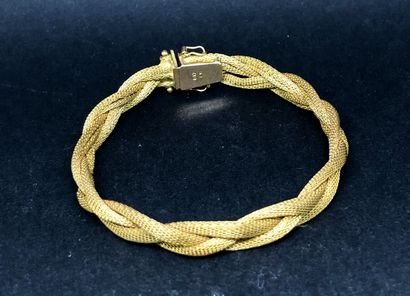 Bracelet à maille souple tressée en or jaune...