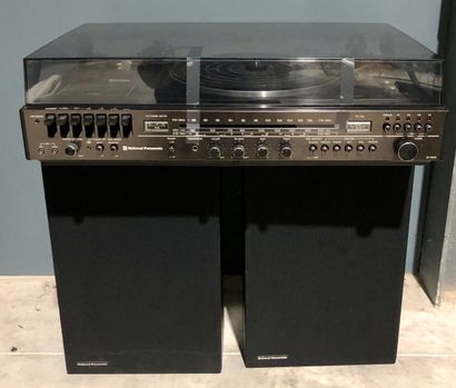 null Une platine vinyle radio-cassettes National PANASONIC modèle SG3060S

Avec sa...