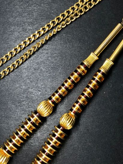 null FANTAISIE

Elégant collier en métal doré composé d'une chaîne dite "gourmette...