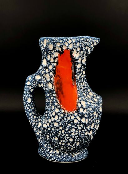 null VALLAURIS
Grand pichet anthropomorphe en céramique dite "fat lava" bleu et orange
Marqué...