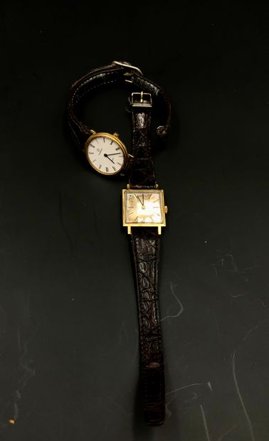 null Lot de 2 montres-bracelets accidentées : 
- ZENITH, Montre de dame signée sur...