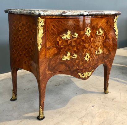 null MIGEON, Pierre Migeon IV ((1696-1758)
PETITE COMMODE GALBÉE À DEUX TIROIRS SANS...