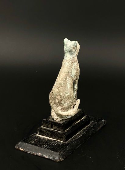 null Statuette
Representing the cat goddess Bastet.
Copper alloy with a verdigris...