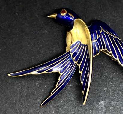 null Broche oiseau en vol en or jaune 750 millièmes émaillé bleu (petits manques)
Hauteur...
