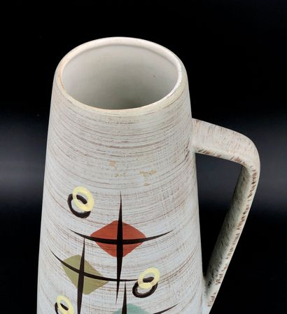 null Grand pot ou vase à anse en céramique émaillée et peinte à décor géométrisant...