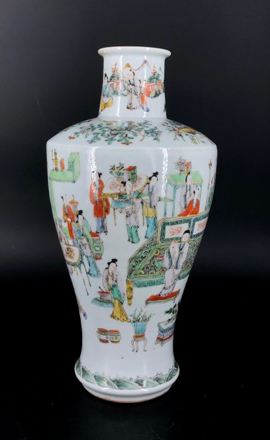 Chine vers 1860

Vase en porcelaine et émaux...