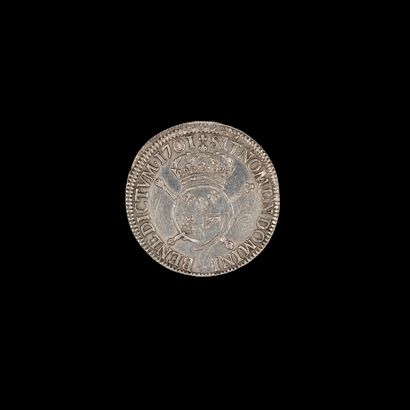 null –IDEM-. Ecu de Béarn aux insignes, 1701 Pau, réformation. G 221. 
 Très rare,...