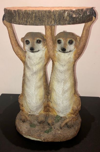 null KARE DESIGN / MEERKAT SISTERS 
Guéridon en résine à décor de suricates
H. :...