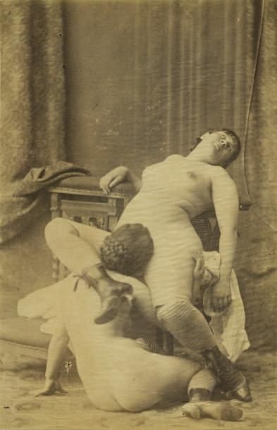 null Nus et pornographie, vers 1880. Quatre épreuves albuminés d'époque autour de...