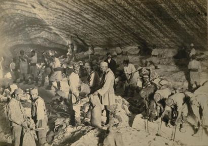 Franz Duschek (?- env.1884) Mines de sel, bagnards en Roumanie, vers 1880. 17 tirages...
