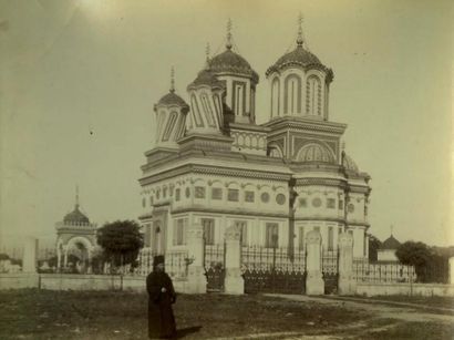 Anonyme Roumanie, Architecture, 47 photographies vers 1880. Tirages albuminés d'époque...