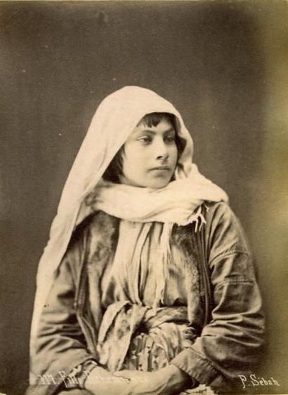 Turquie 10 Photographies de types par Sebah (6) et autres, vers 1880. Tirage albuminé...
