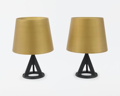 null Tom DIXON (né en 1959)
Collection BASE
Paire de lampes de table reposant
sur...