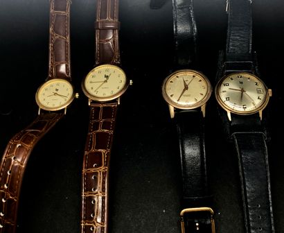 LIP 
Un lot de 4 montres-bracelets dont une...