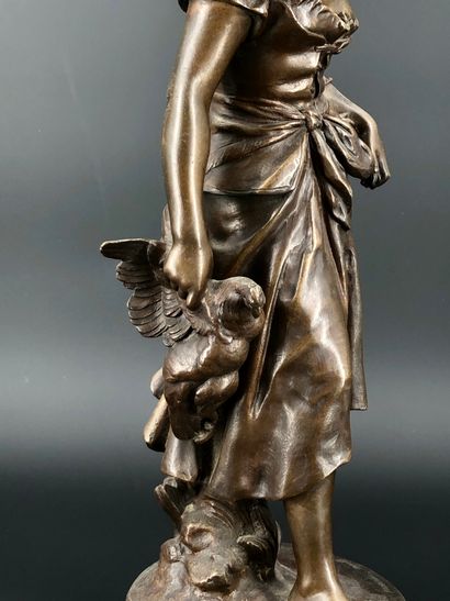 null Mathurin MOREAU (1822 - 1912)
Jeune paysanne à la poule
Sculpture en bronze...
