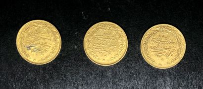 null TURQUIE
3 pièces de 100 KURUSH or 1844-1923
(Poids total:21.6g)