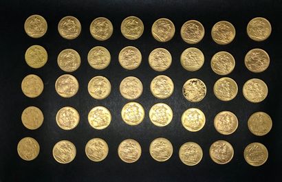 null ANGLETERRE
Lot de 40 pièces de SOUVERAINS OR GEORGE V
(Poids : 319.4g)