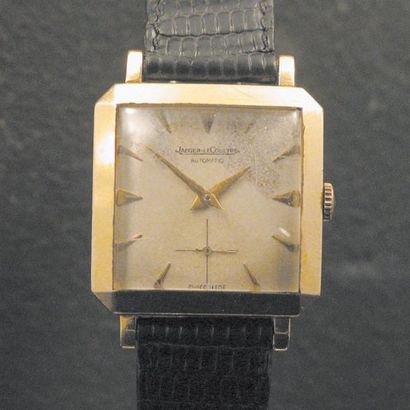 JAEGER LECOULTRE N° 136799 vers 1960 Belle montre-bracelet en or, boîtier carré,...