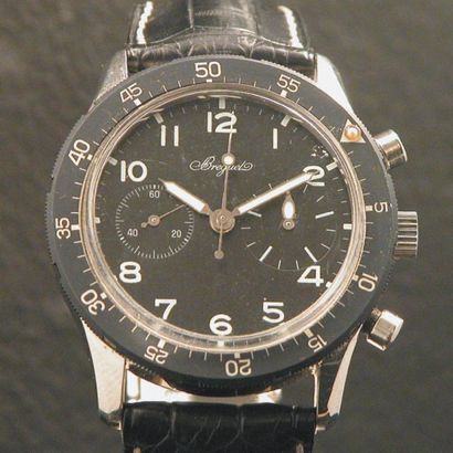 BREGUET TYPE XX vers 1972 Beau chronographe-bracelet en acier, boîtier rond, fond...