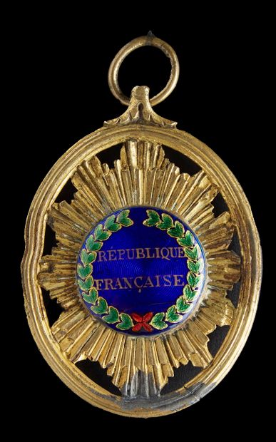 null COMMISSAIRE
du DIRECTOIRE EXÉCUTIF.
Médaille ovale biface en bronze doré (4,2
x...