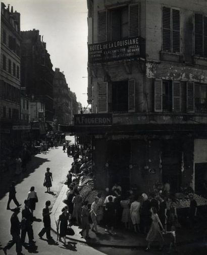 Robert Doisneau Saint-Germain-des-Prés, Hôtel de la Louisiane, vers 1950. Tirage...