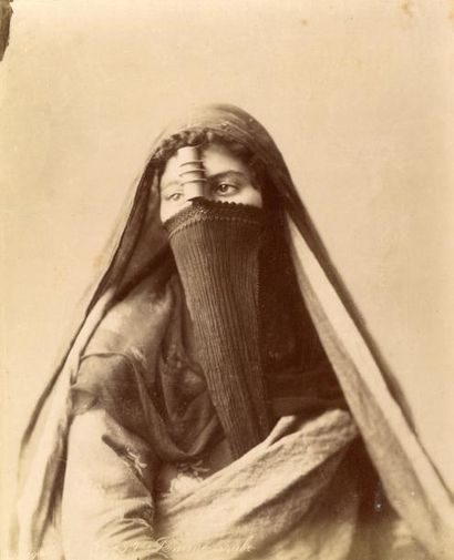 null EGYPTE, Portraits de femmes, vers 1880. Cinq tirages albuminés d'époque, autour...