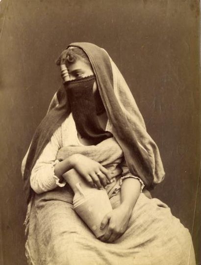 null EGYPTE, Portraits de femmes, vers 1880. Cinq tirages albuminés d'époque, autour...