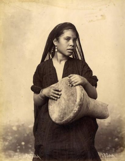 null EGYPTE, Portraits de femmes, vers 1880. Cinq tirages albuminés d'époque, autour...
