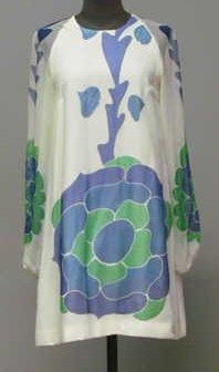 DOROTHEE BIS, circa 1965/68 ROBE en mousseline de soie imprimée figurant un motif...