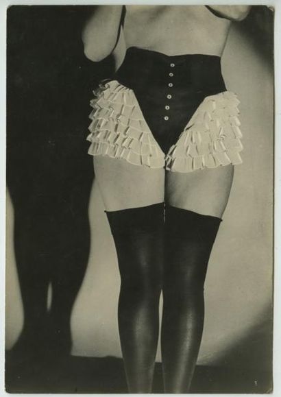 Roger SCHALL (1904-1995) Femmes en sous-vêtements pour la marque Diana slip, vers...