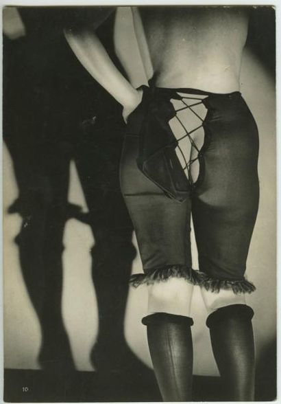 Roger SCHALL (1904-1995) Femmes en sous-vêtements pour la marque Diana slip, vers...