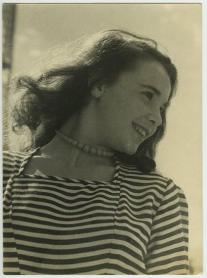 Françoise Arnoul Douze photographies, vers 1940-1960. Tirages argentiques d'époque,...