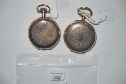null Deux montres en or dont une à cylindre, l'autre à ancre. Pb. 158.6gr
