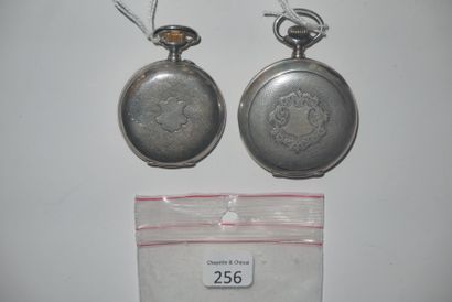 null Deux montres en argent à cadrans décorés dont une à ancre, l'autre à cylind...