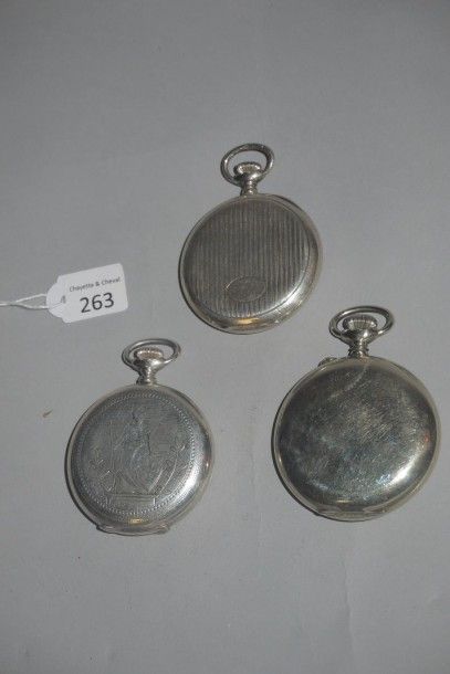 null Trois montres à ancre dont une de Paul Buhre en métal poli, et deux en argent,...