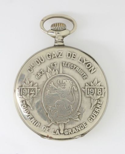 null Montre à ancre en argentan signée 'Lip chronomètre', vers 1918. Cadran en émail...