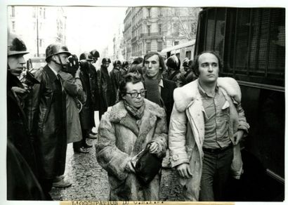 null France Manifestations étudiantes, communistes, guadeloupéenne, etc. Dix-huit...