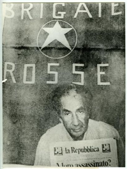 null Italie - Brigade Rouge Sept photographies de brigadistes, Aldo Moro, cache d'armes,...