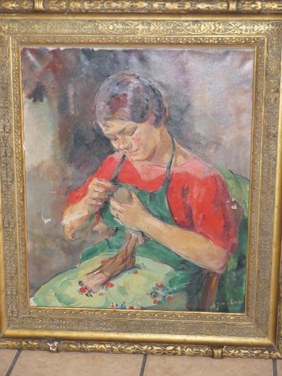 Adrienne JOUCLARD (1882-1972) Femme à la couture Huile sur toile, signée en bas à...