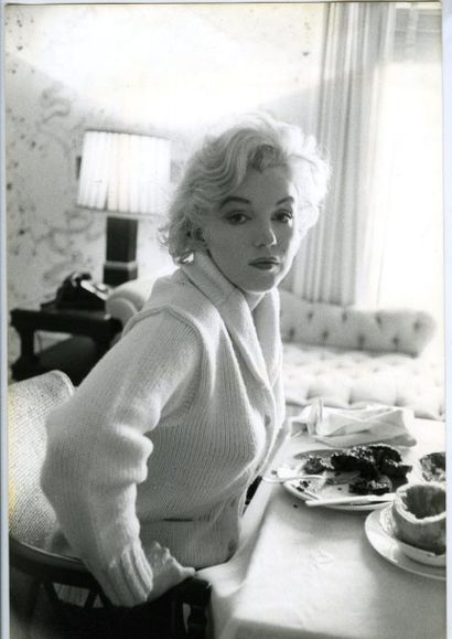 JOHN BRYSON (1923-2005) Marilyn Monroe, photographie sur le plateau de Let's make...