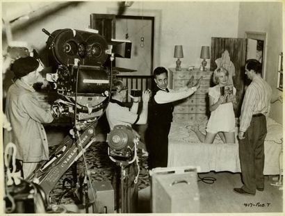 null Baby-doll. Photographie de tournage avec Elia Kazan, Carroll Baker et Karl Malden,...