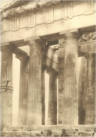 Frédéric BOISSONNAS Athène, temple de Thésée, vers 1910. Tirage argentique d'époque,...